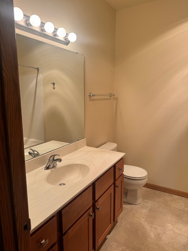 Guest bathroom - Stone Creek Gardens