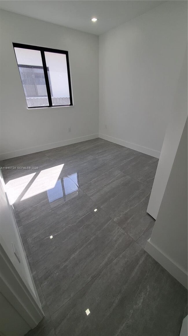 Photo - 40 SW 34th Ave Unit A