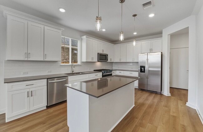 Photo - 480 Tailwind Dr