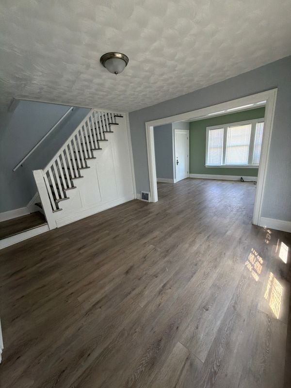 Photo - 121 Jones St