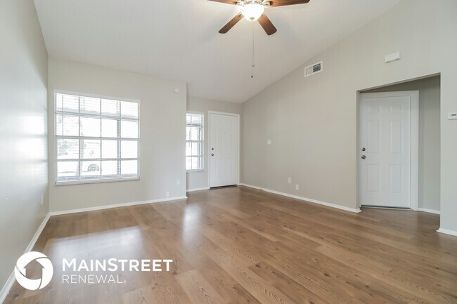 Photo - 1550 Massa St