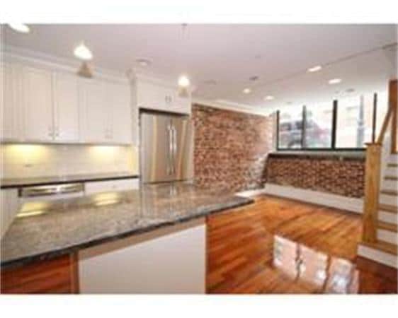 Building Photo - 196 Endicott St Unit 1 Rental
