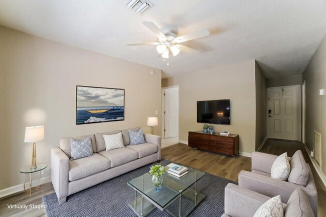 Photo - 521 SW 11th Dr