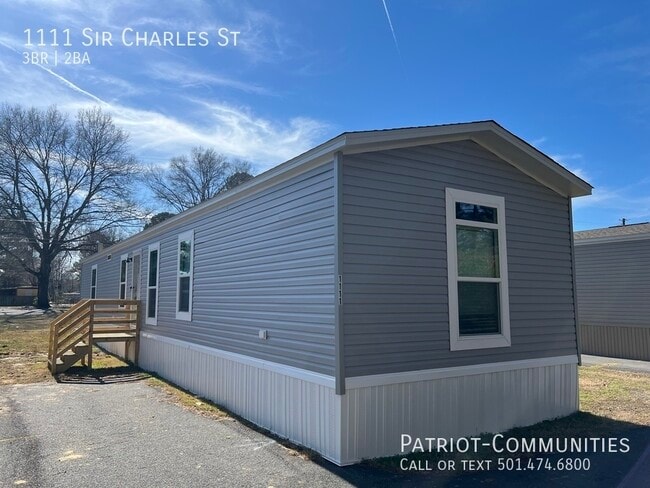 Building Photo - 1111 Sir Charles St