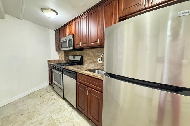 Photo - 860 W End Ave