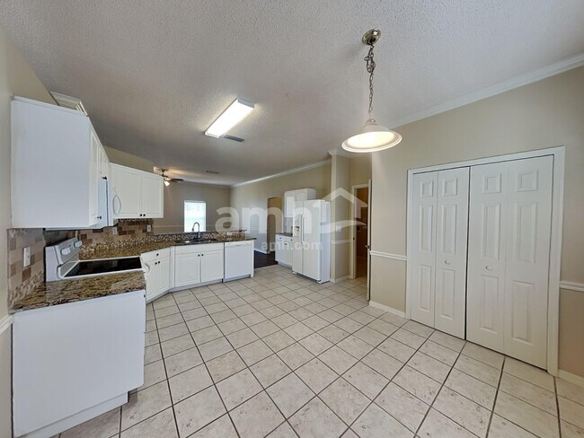 Photo - 7505 Fringe Pl