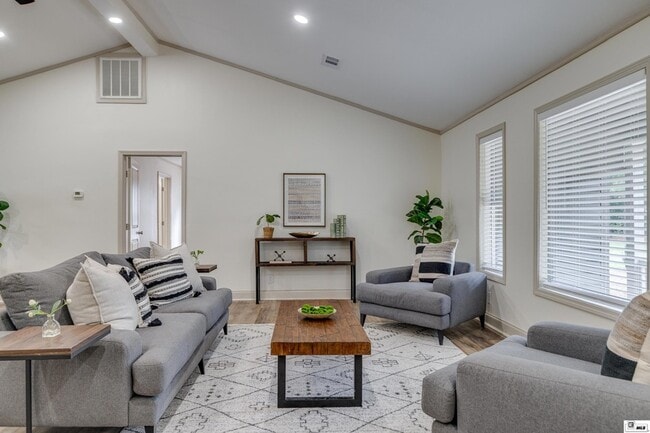 Photo - 281 Williams Rd