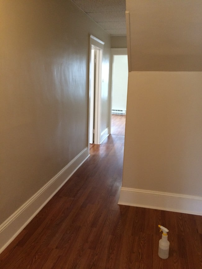 Photo - 142 E 5th St Unit 2