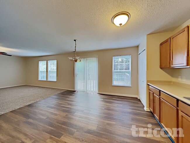 Photo - 9017 Southernwood Way