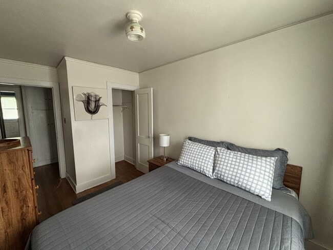 309 9th St Unit 1