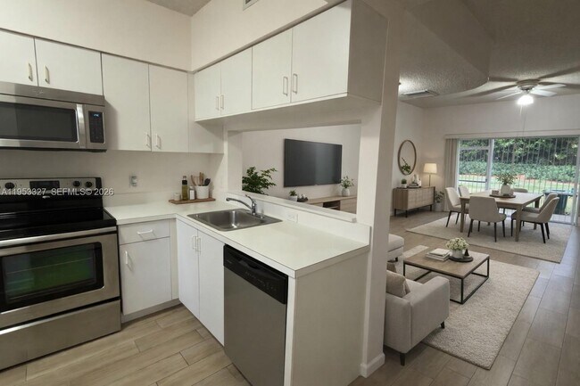 Photo - 16727 Hemingway Dr