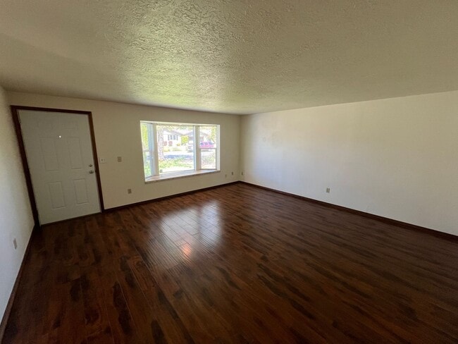 Photo - Well Maintained Three Bedroom Home in South Salem with Fenced Backyard