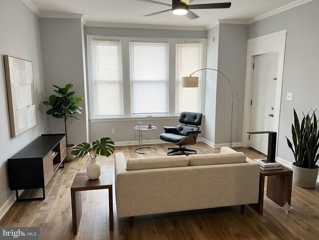 Photo - 4639 Sansom St