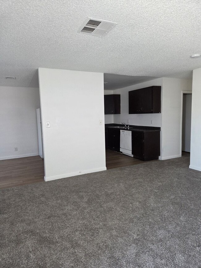 2341 Exeter Dr Unidad D