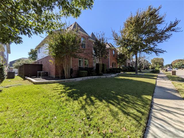 Photo - 1121 Waterford Way