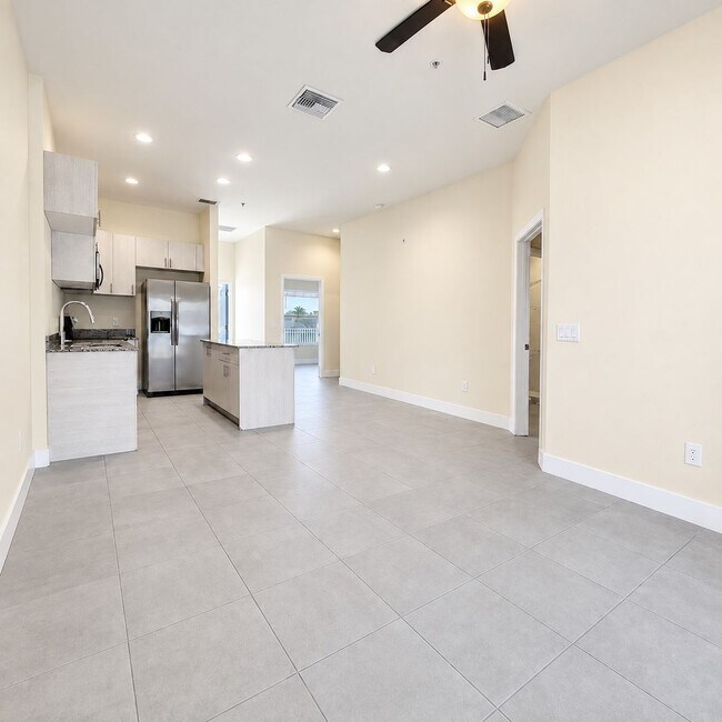 3221-3409-3409 SW 8th Pl Unit 3313-205