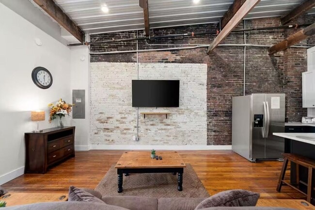 Building Photo - 124 Strawberry Alley Unit B