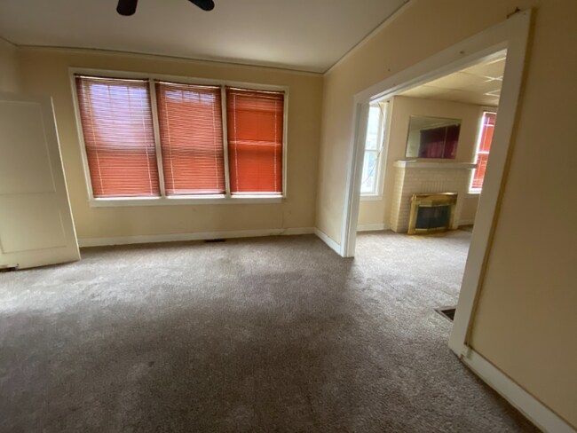 Photo - 1210 S Schiller St