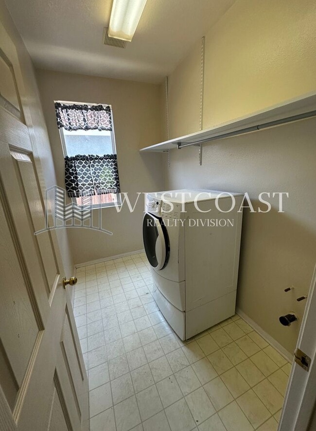 Photo - 26719 Evergreen Ave