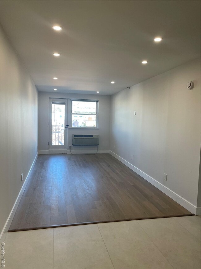 Photo - 320 Post Ave