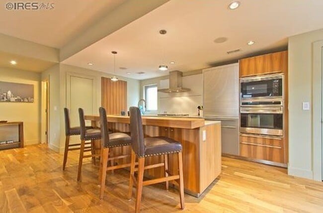 Photo - Elegant Contemporary Town Home with 2 bedrooms/4 baths with Private Elevator Coming Available Soon!