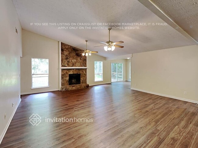 Photo - 614 Oxford Hall Dr SW