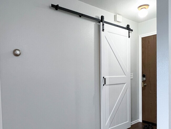 Photo - 10260 Jamestown Dr