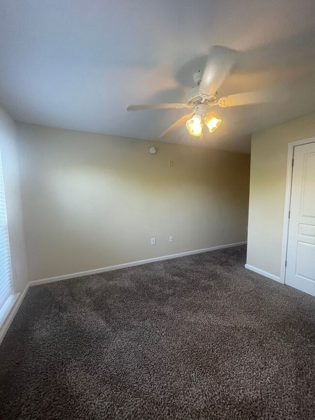 Photo - 17-1713 J&amp;S Unit 17-1713 - B