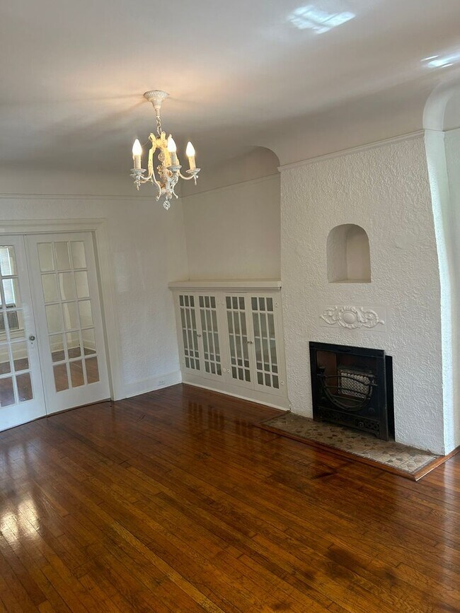 Photo - 1037 W Magnolia Ave