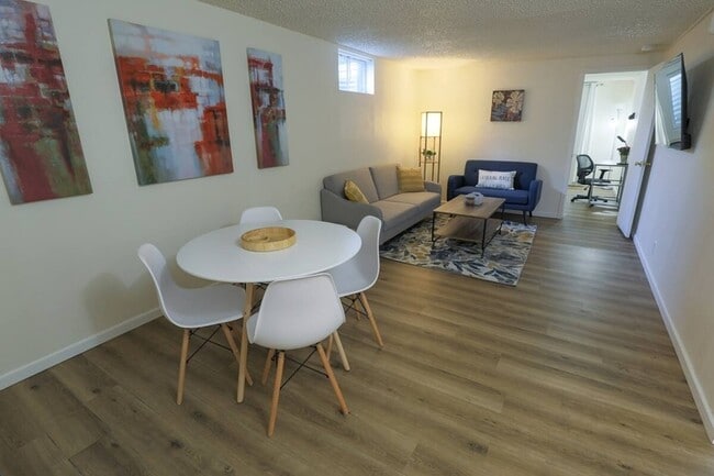 Photo - 6659 Upham Dr Unidad B