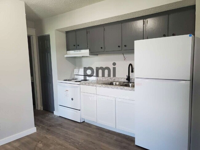 Photo - 465 E Main St Unit 5