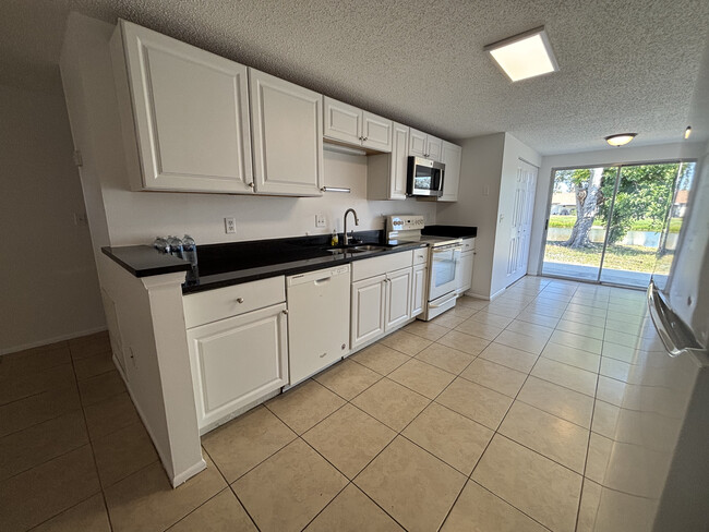 Photo - 4209 79th St W