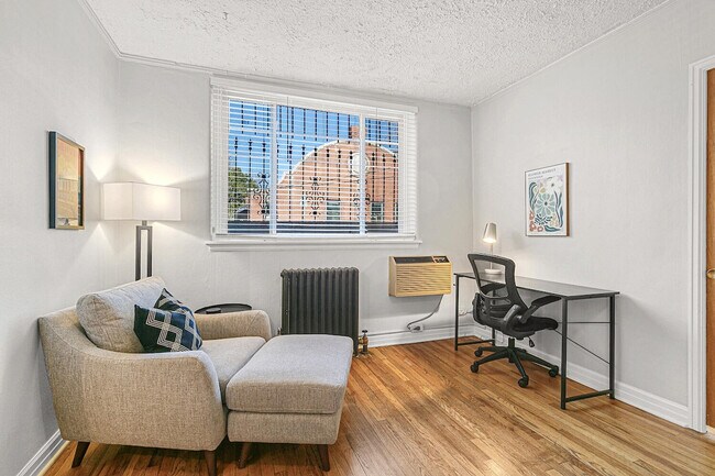 Building Photo - 1666 Detroit St