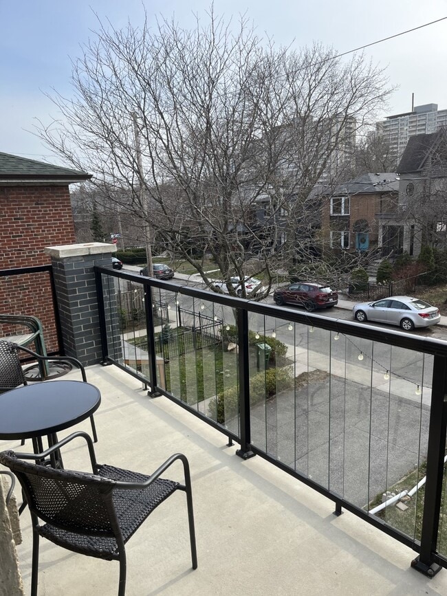 Building Photo - 283 Indian Grv Unit 3