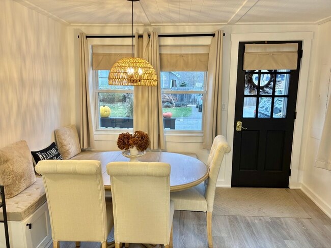 Photo - 11 Mohawk Trail