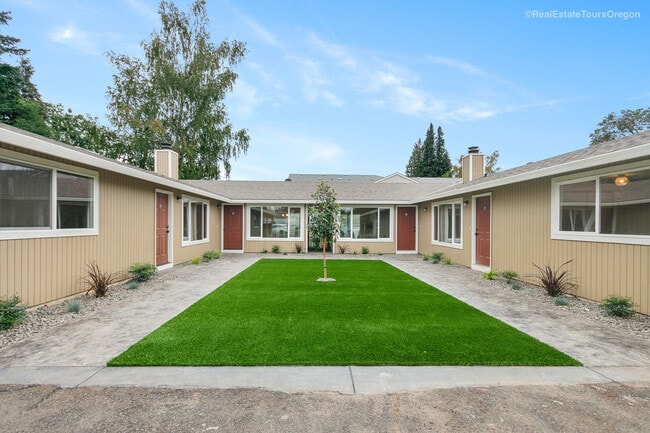 Courtyard - 151 N 29th Ave Condo Unit C