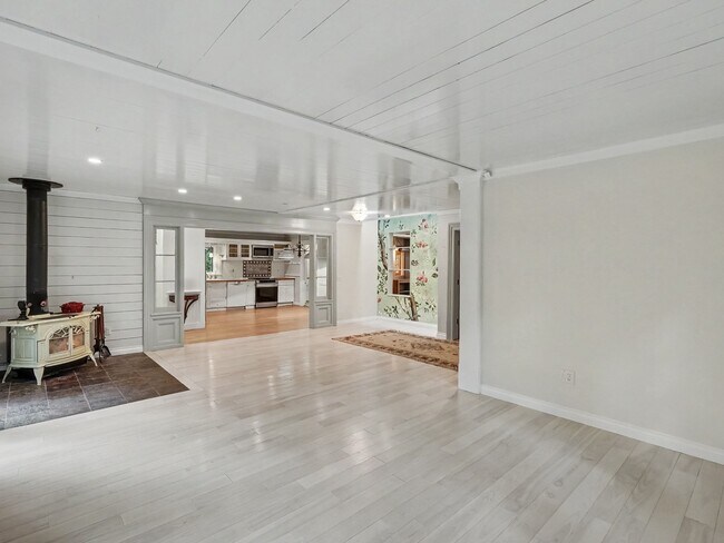 14001 Riker Rd
