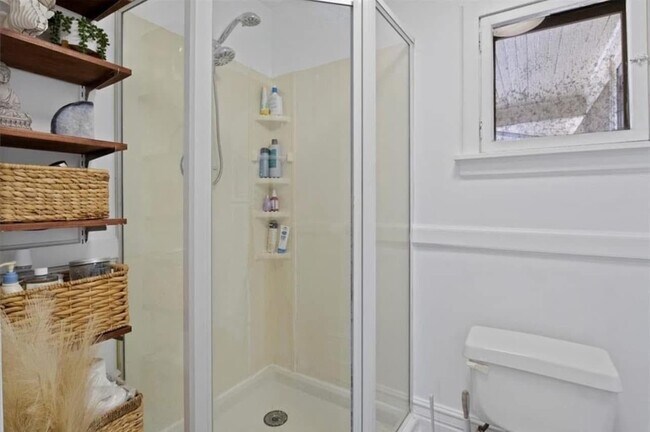 Photo - 272 Linden St Unidad 2