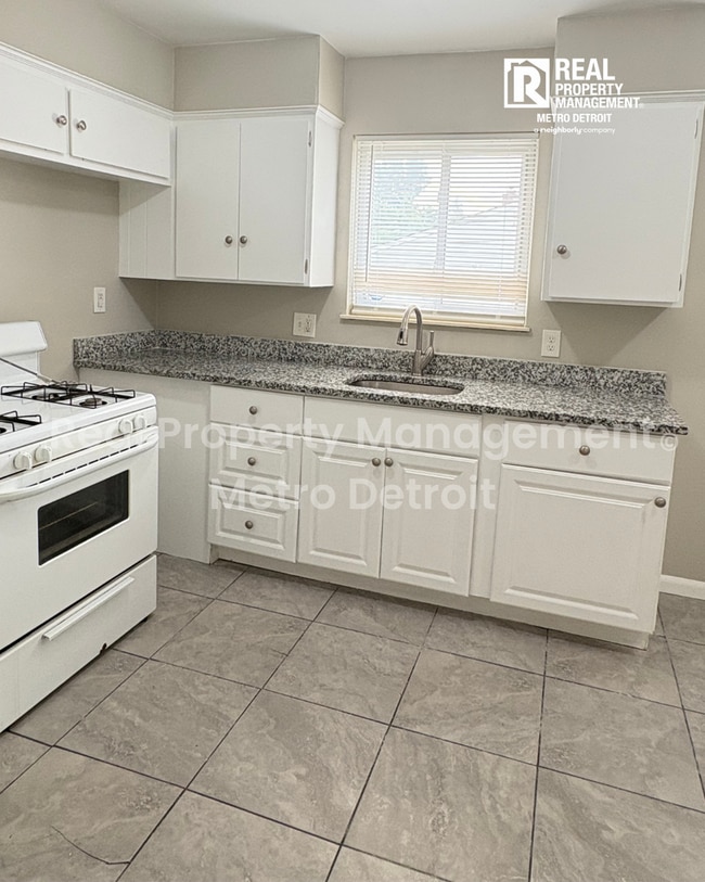 Photo - Move-In Ready Brick Ranch on a Corner Lot | Warren