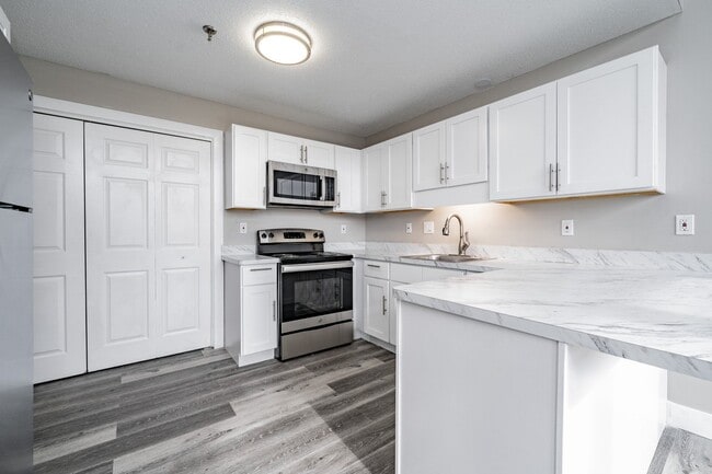 Kitchen - Britannia Commons Apartments