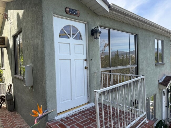 Building Photo - Hidden Hillside Gem Unit 2566 1/8 Corralitas Dr.