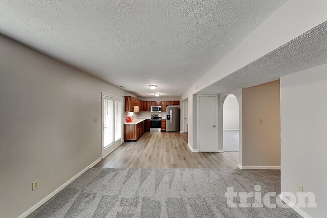 Photo - 1197 Kinross Dr
