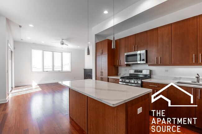 Photo - 1354 W Augusta Blvd Unit 302