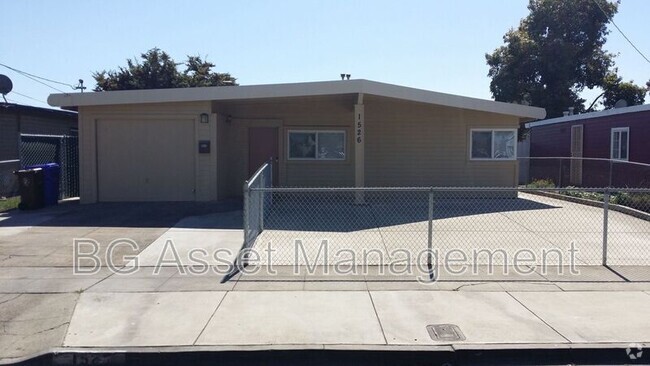 Building Photo - 1526 Visalia Ave Rental