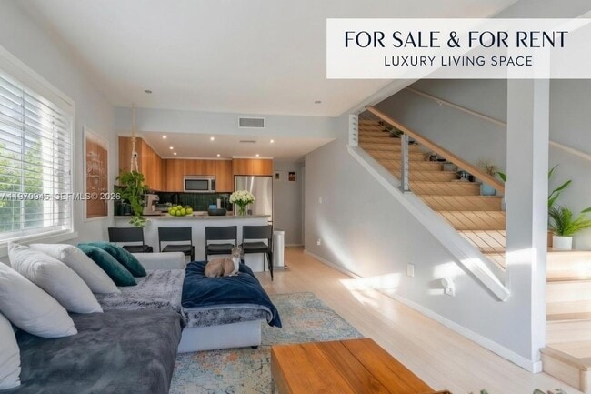 Photo - 1061 Michigan Ave Unit 4