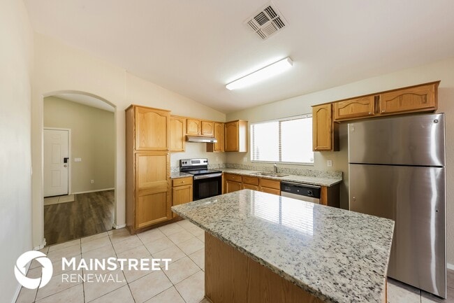 Photo - 8856 W Griswold Rd