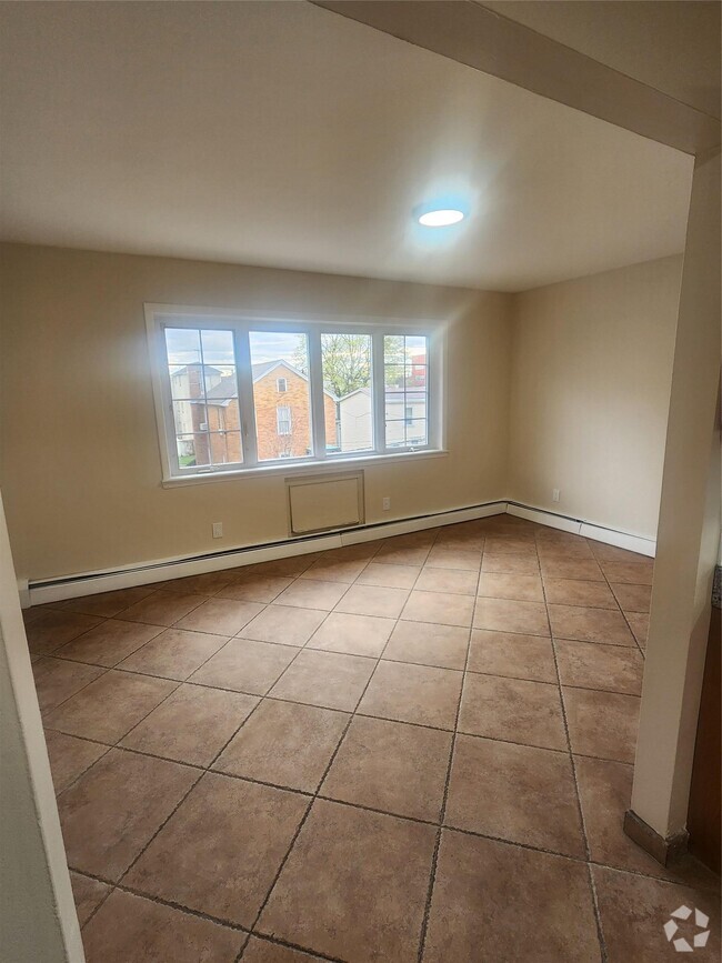 Building Photo - 101-27 92nd St Rental