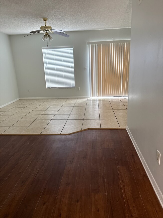 Photo - 6233 Yorktown Dr Unidad 6233