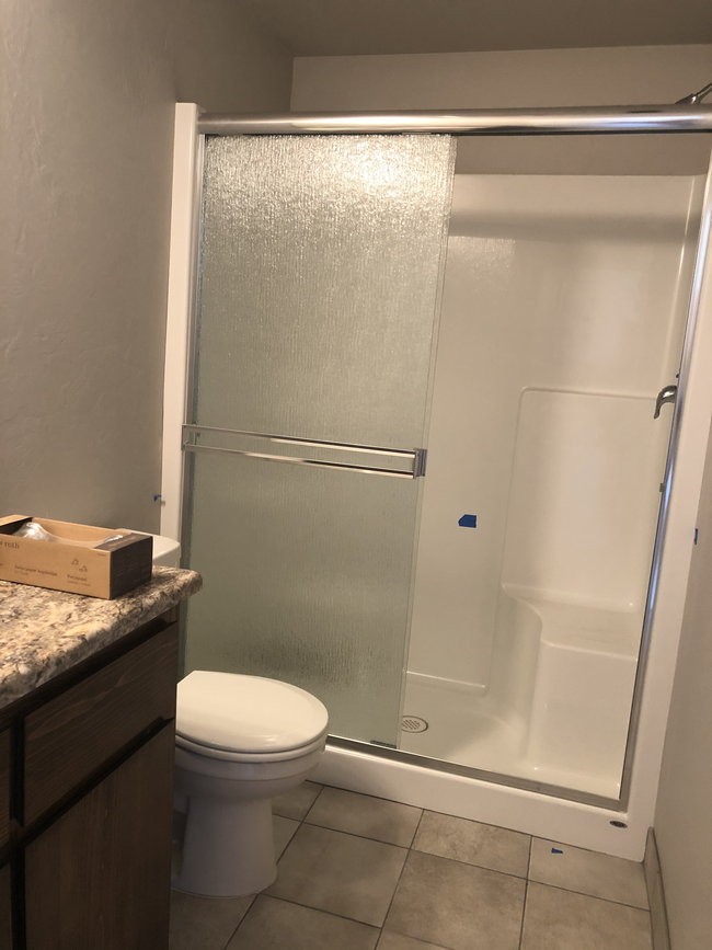 Master Bathroom - 1679 Grand Ave Casa