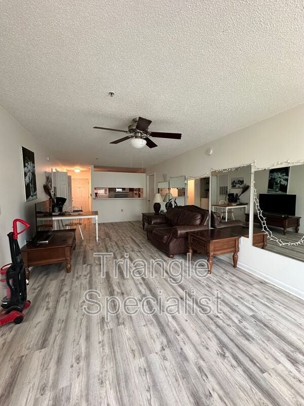 Photo - 1420 Collegiate Cir Unit 101